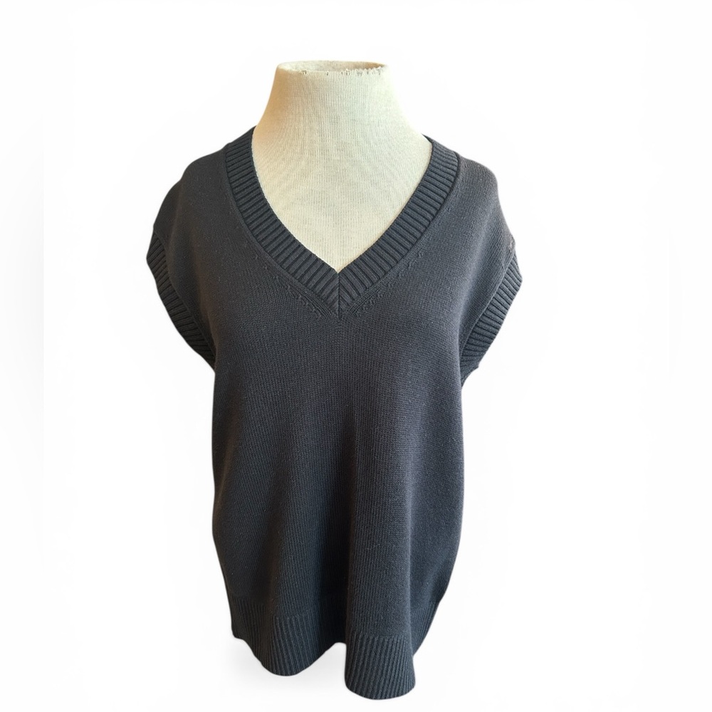 Everlane Women’s S NWT  V-Neck Sleeveless Knit Vest - Charcoal Row Vibe Lux